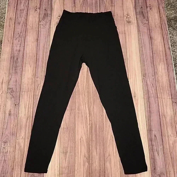 Black leggings - Picture 1 of 3